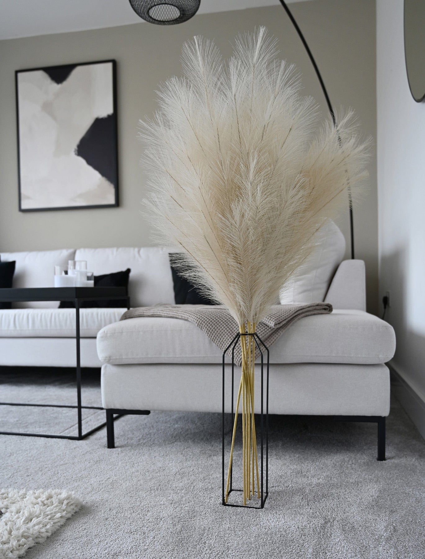 aukstos-vazos-namams-dekorantas