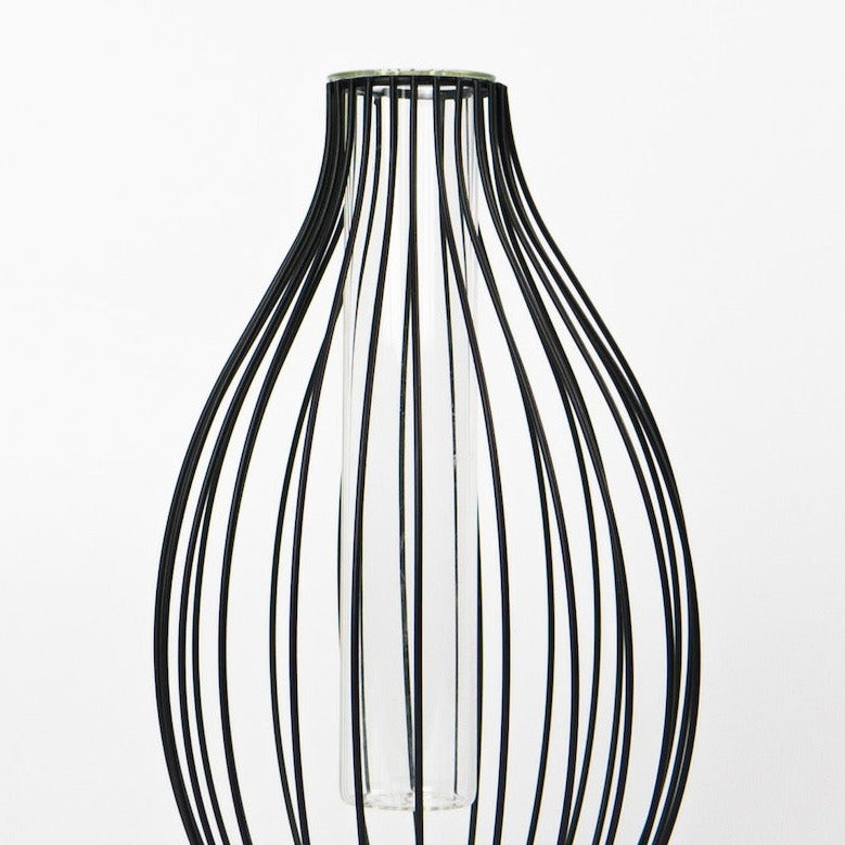 Metalinės vazos stikliukas