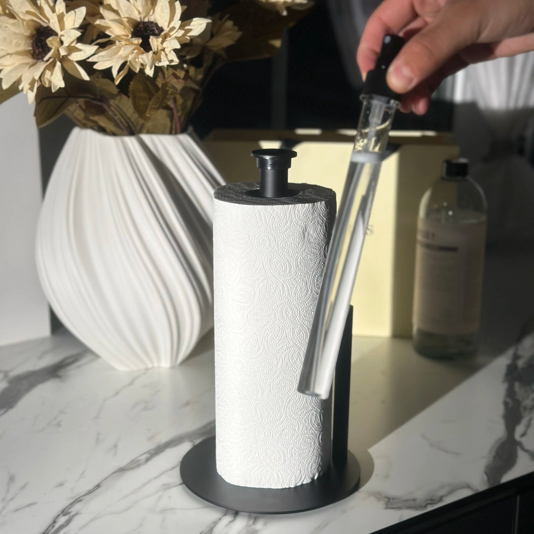 2-in-1 Pastatomas popierio laikiklis su purškikliu MUST-HAVE