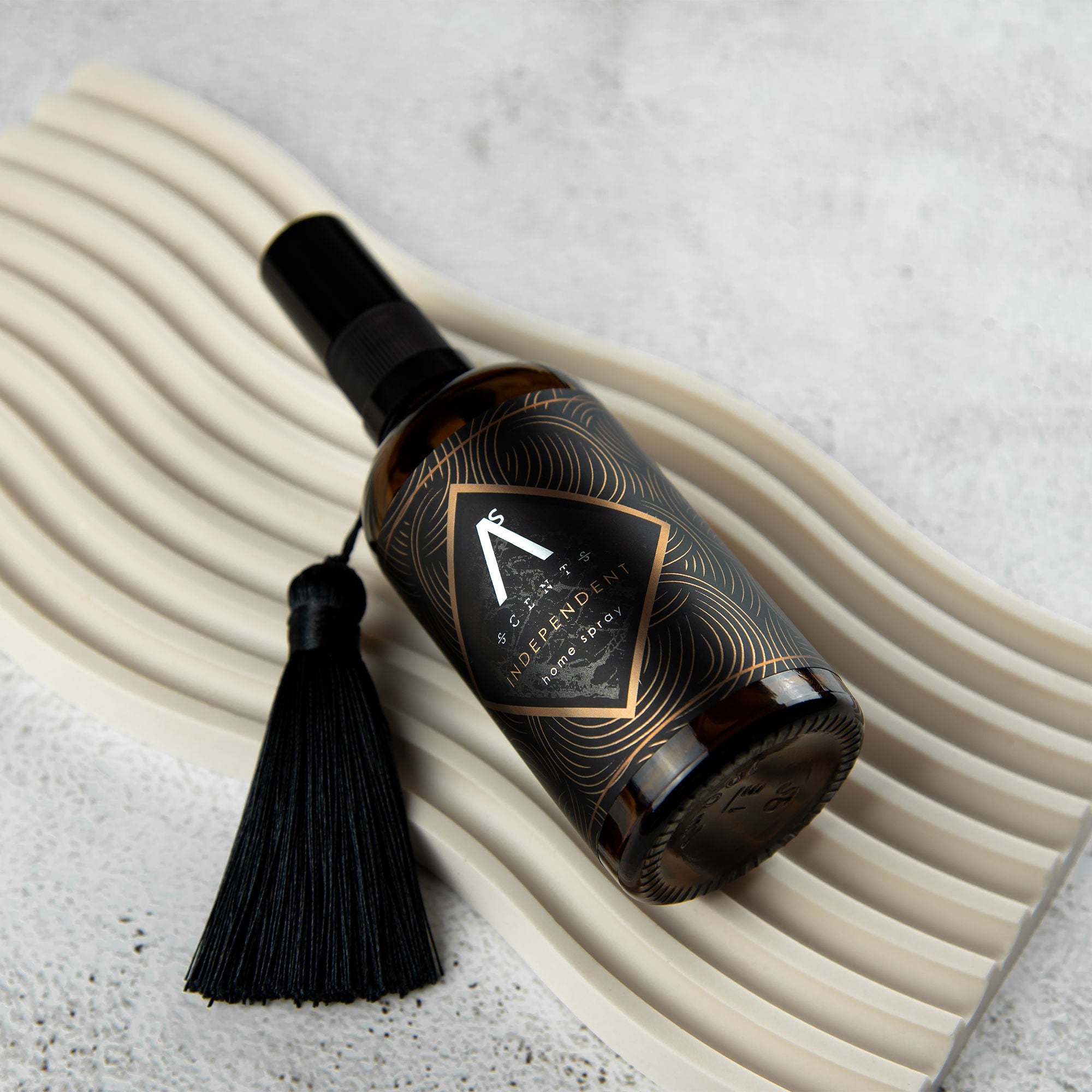 Aromatizuotas purškiamas namų kvapas „Shadow” 100 ml.